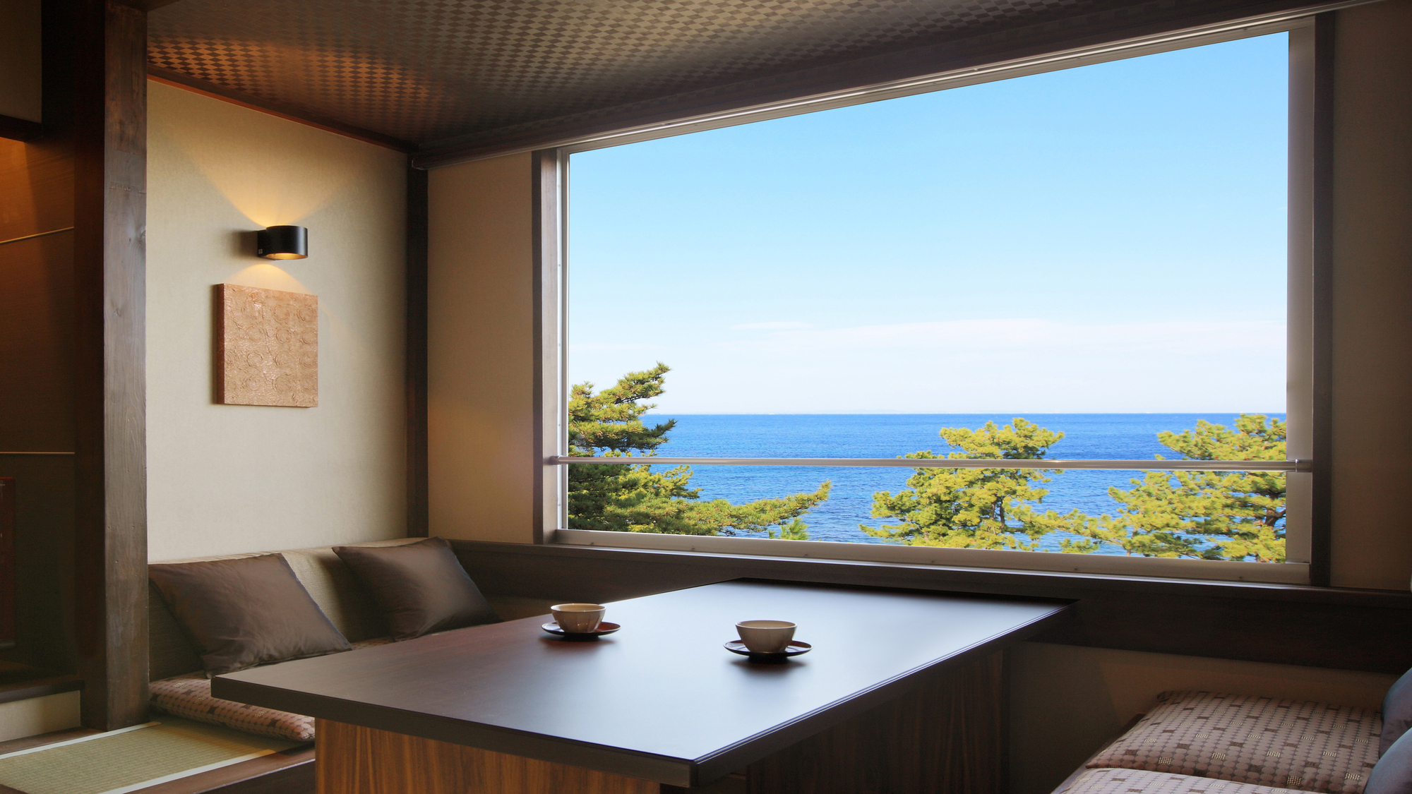 海の見える和室8畳（ベンチソファ）