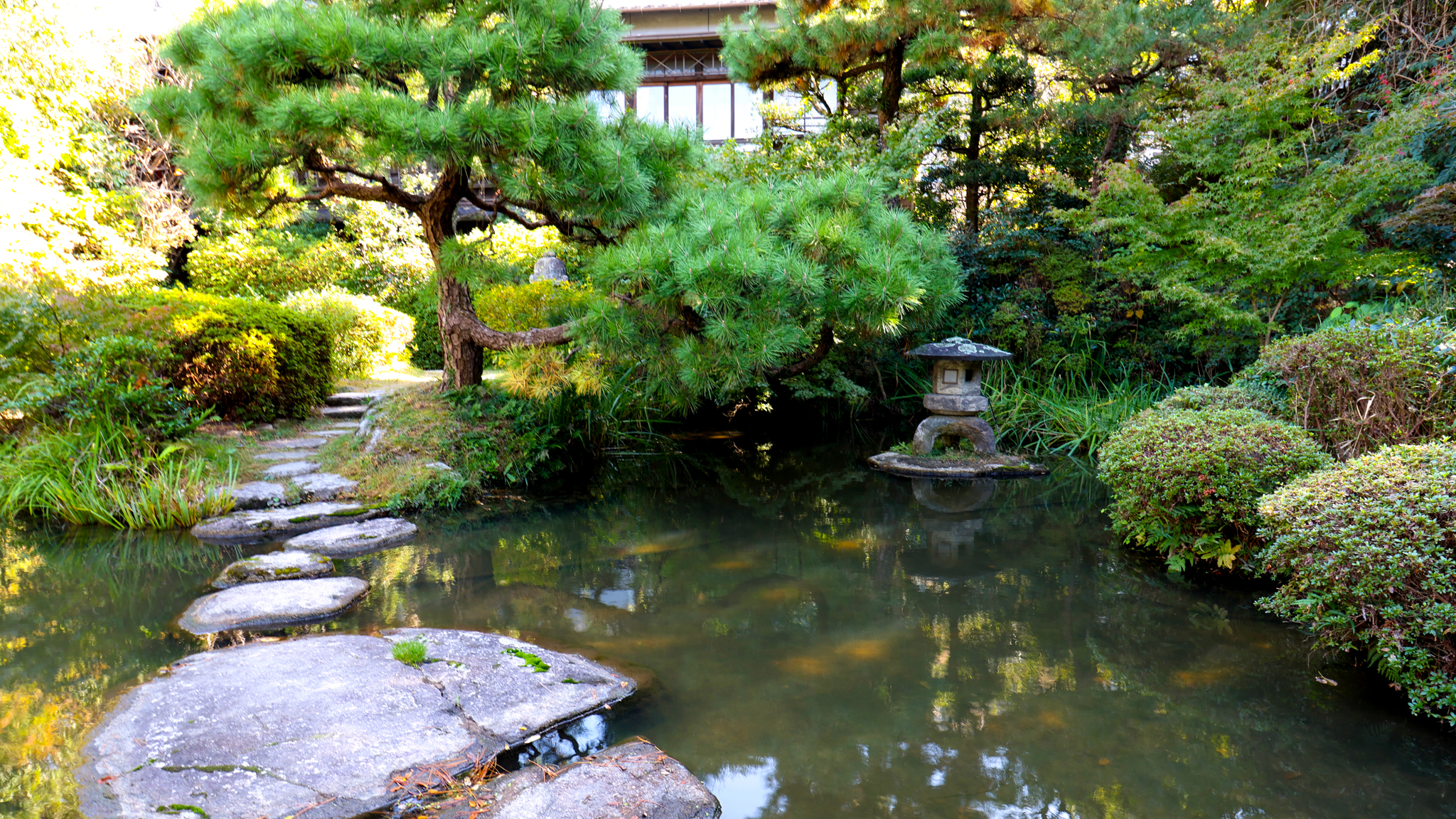 【日本庭園】四季を感じる◇3,500坪の広大な庭園◇