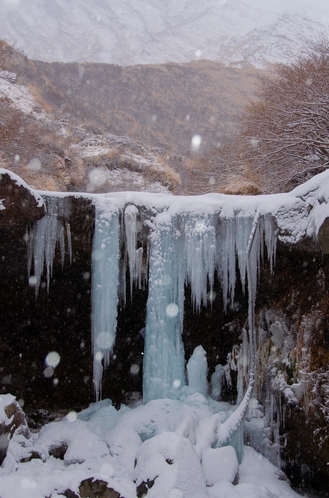 冬の仙酔峡　阿蘇の三大氷河の一つ