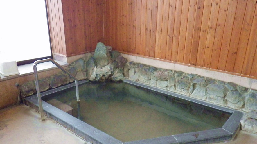 *【大浴場・男湯】日本百名山「妙高山」より引湯。「極楽極楽〜♪」