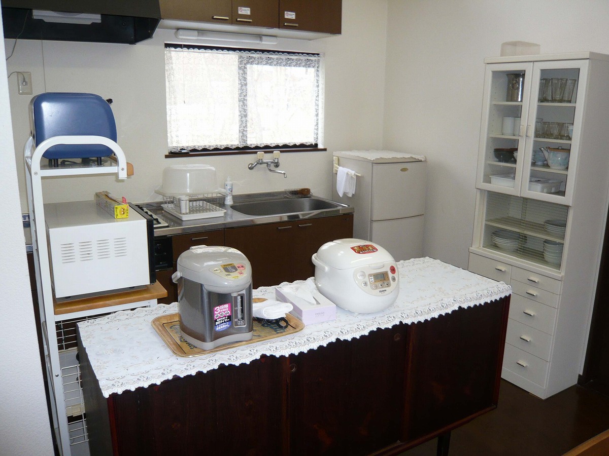 別荘・モデレートクラス４人用キッチン一例