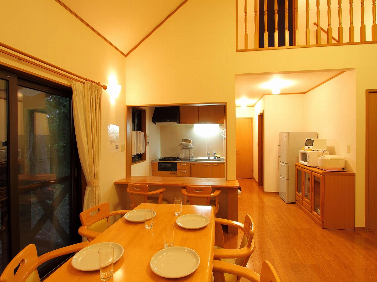 別荘・デラックスクラス６人用室内一例