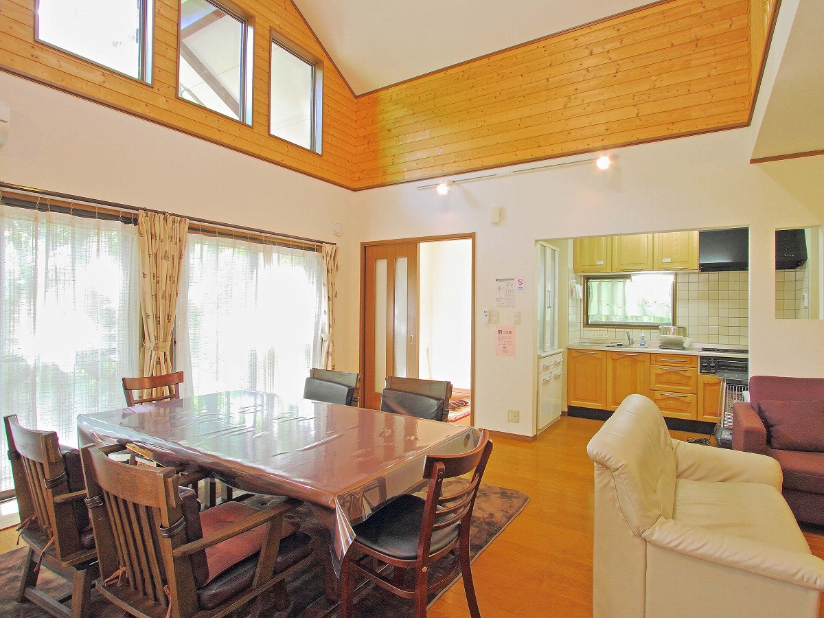 別荘・デラックスクラス８人用室内一例