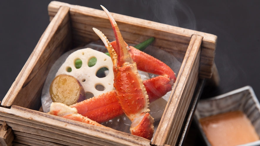 【夕食一例】やまちょう薫風蒸し（季節魚介類と地場野菜の蒸し物）