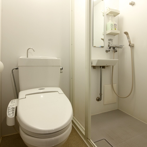 シングル禁煙のお部屋のトイレ＆シャワールームの一例