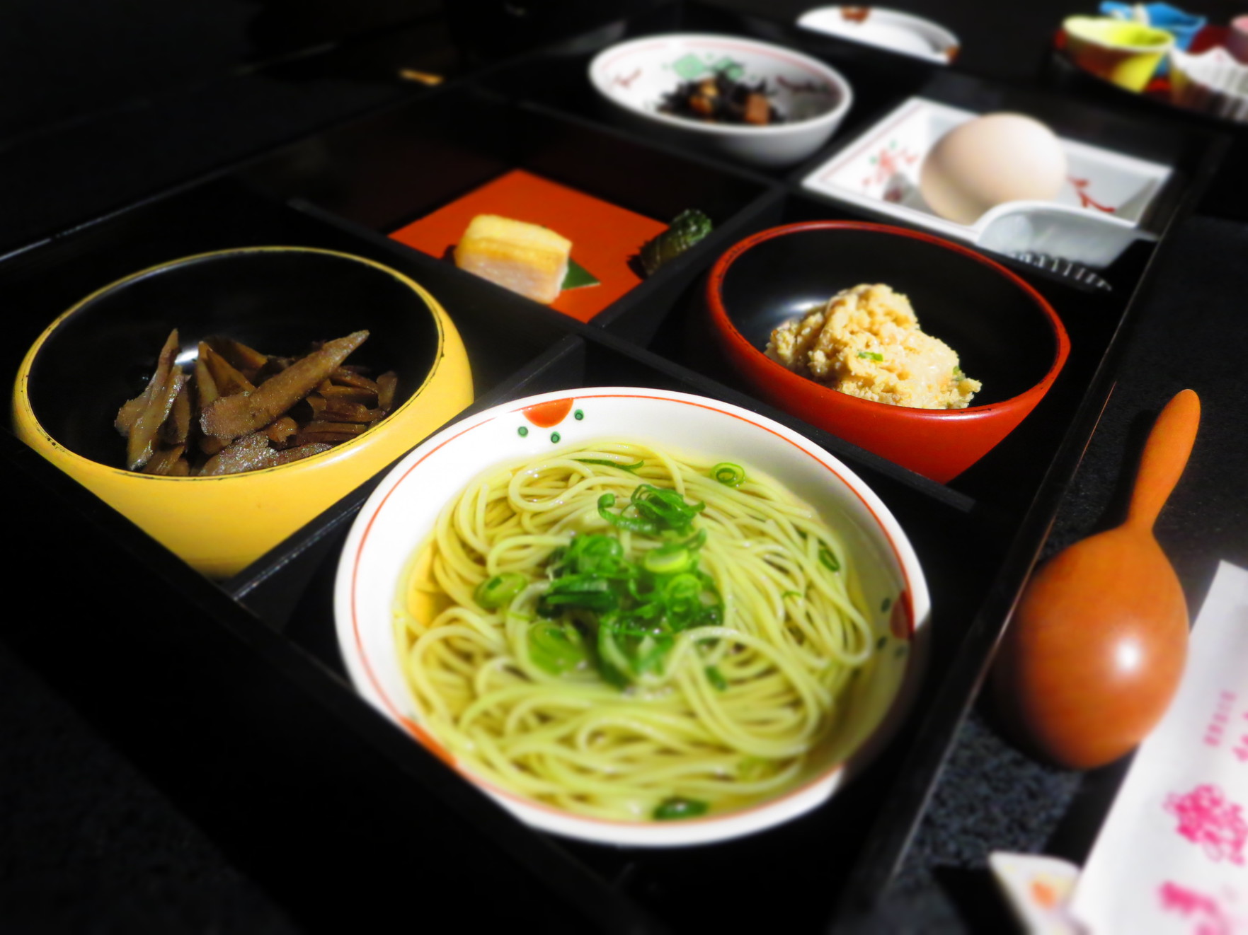 夫婦岩までの早朝参拝ガイド付き：◇◆☆【朝ごはん付】栄養満点もりもり朝食欲張り ☆◆◇ ◎ バスなし