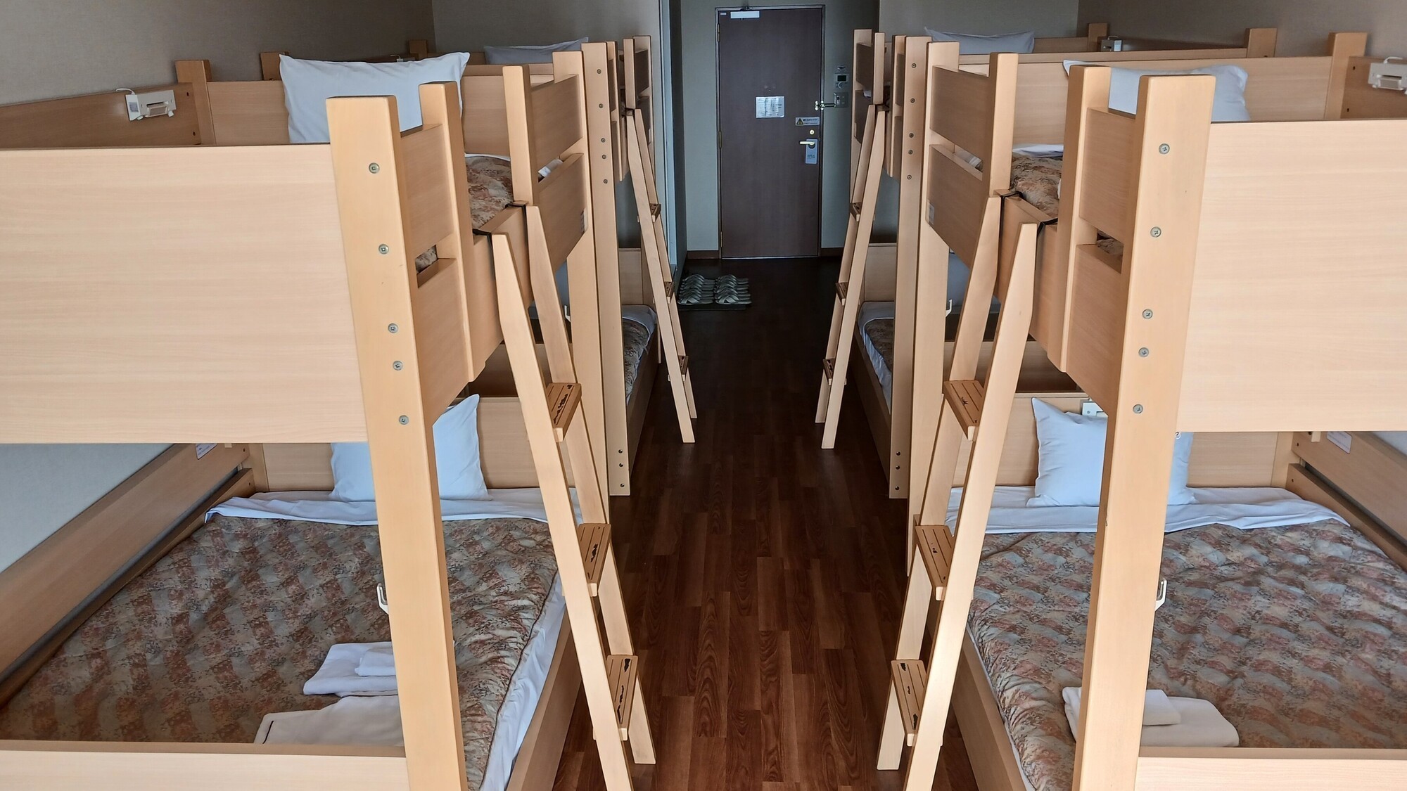 2段ベッド8名部屋