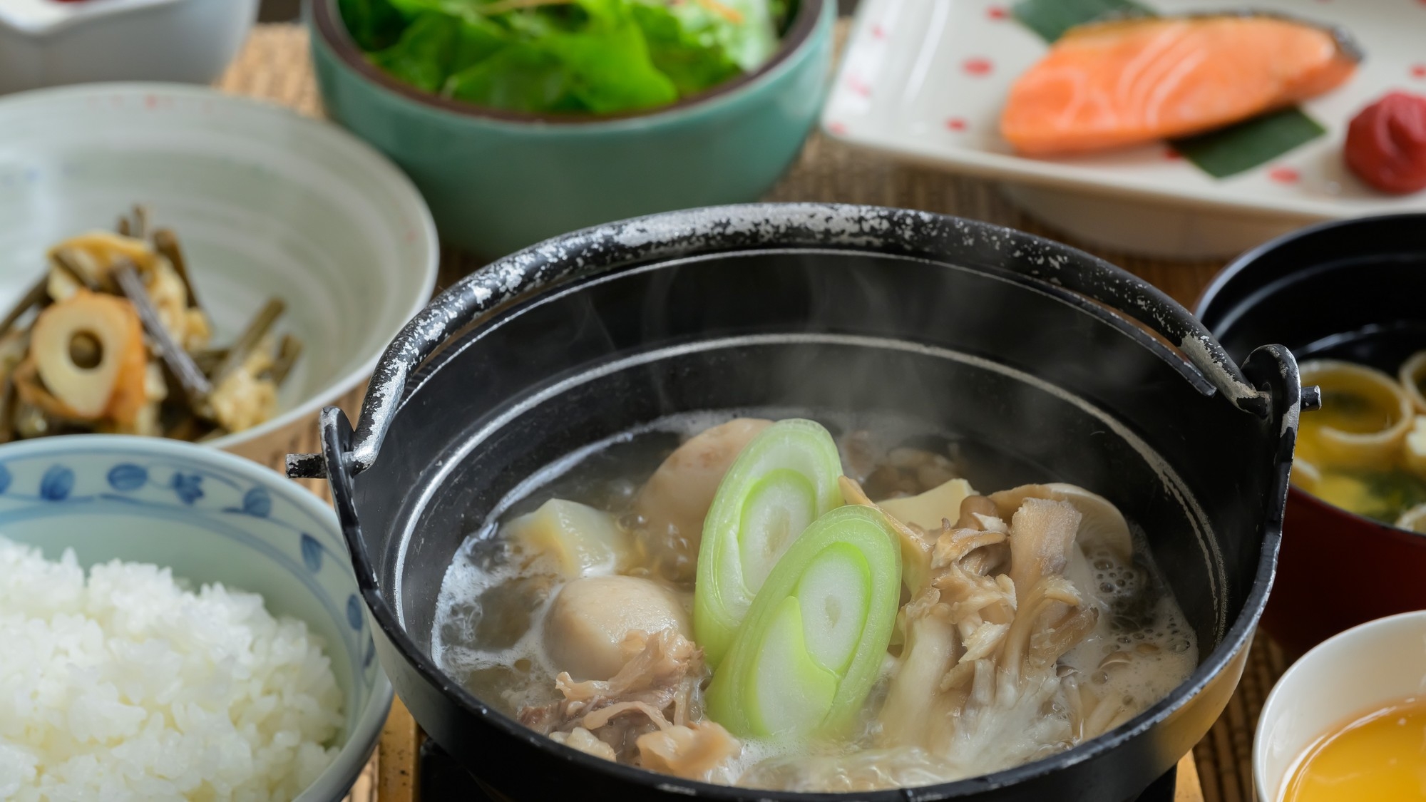 【蔵王トレッキング〇朝食付】登山に嬉しい特典付♪高山植物に秋は紅葉！強酸性の温泉と郷土料理の朝ごはん