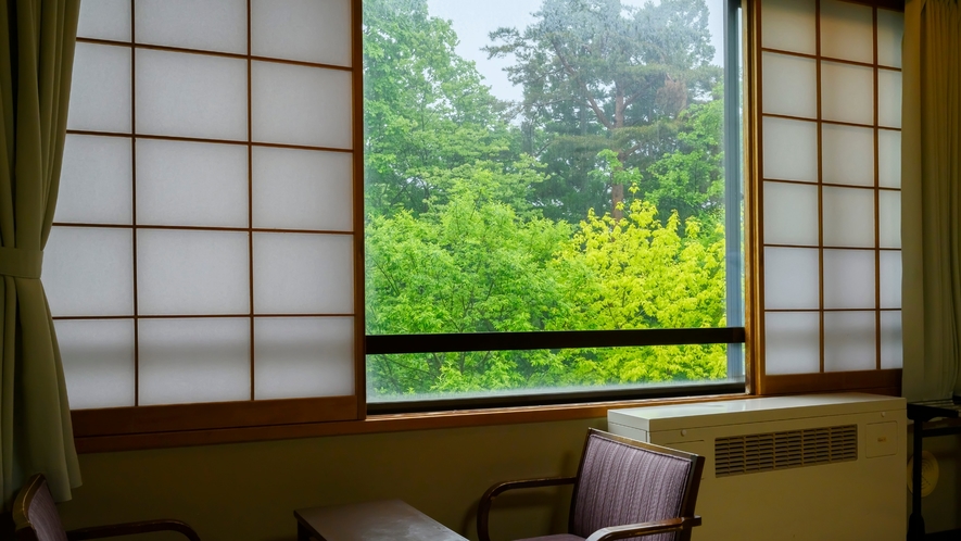 窓からは四季折々の蔵王の景色を眺められ、のんびりと非日常のお時間をお楽しみ頂くことができます。