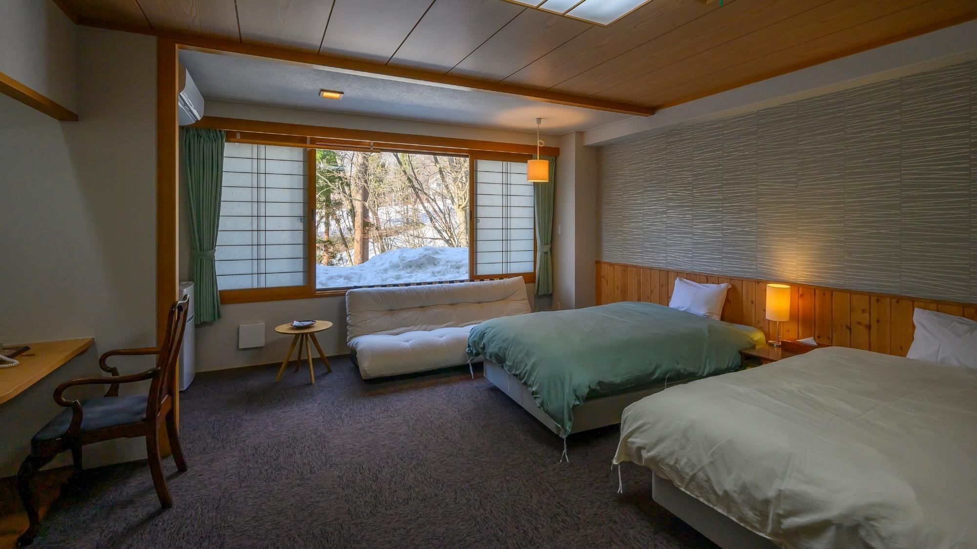 お2人でご利用頂くには十分な空間。のんびりと旅のお疲れを癒しお寛ぎくださいませ。