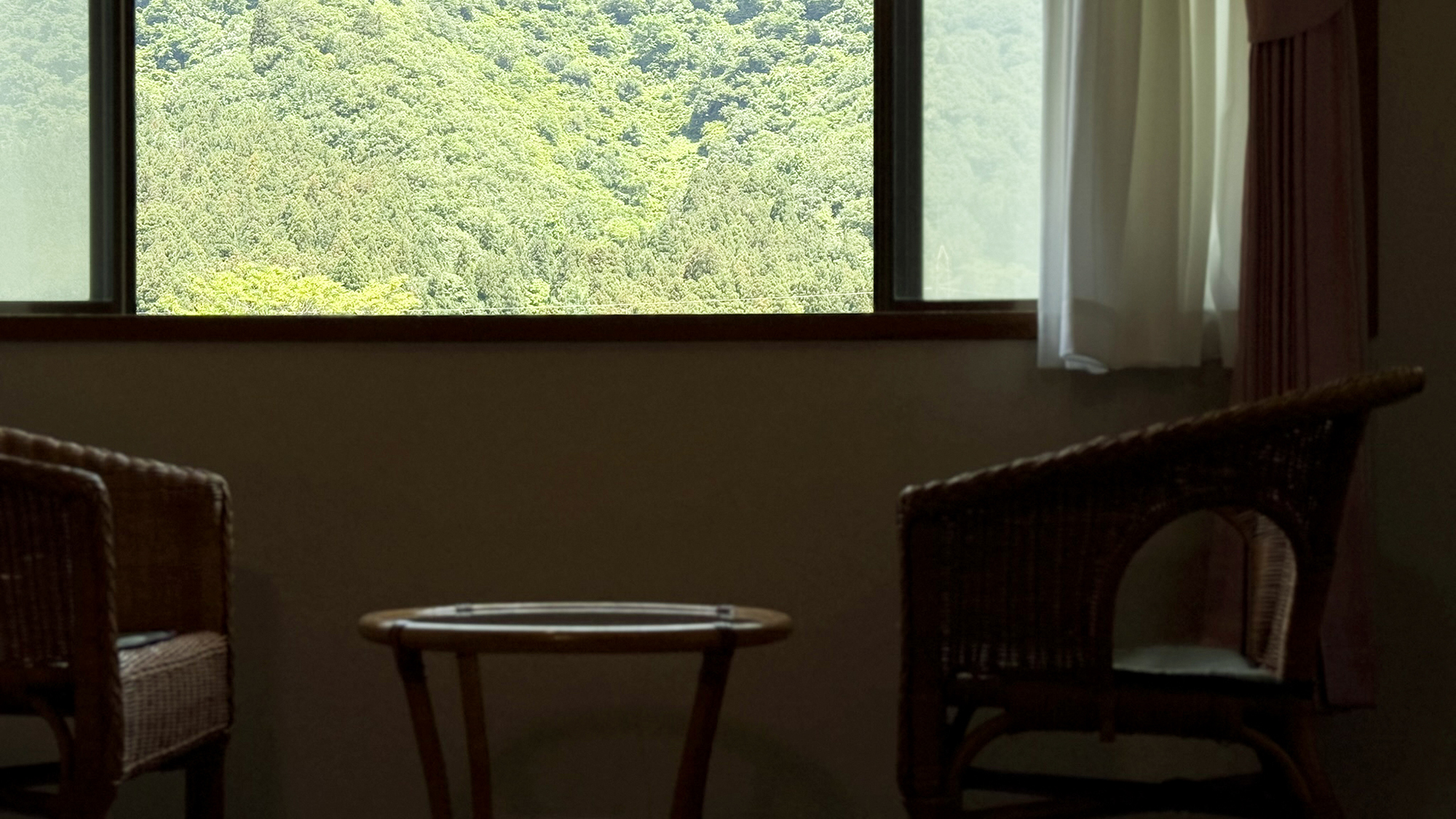 #客室　自然の息吹を感じながら、ゆったりとした時間をお過ごしください