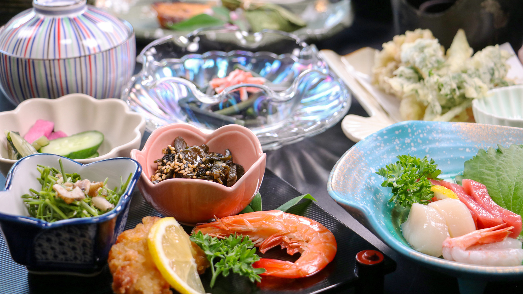 #スタンダード会席　天ぷらや刺身、焼き魚など旬の味覚が揃う会席膳です