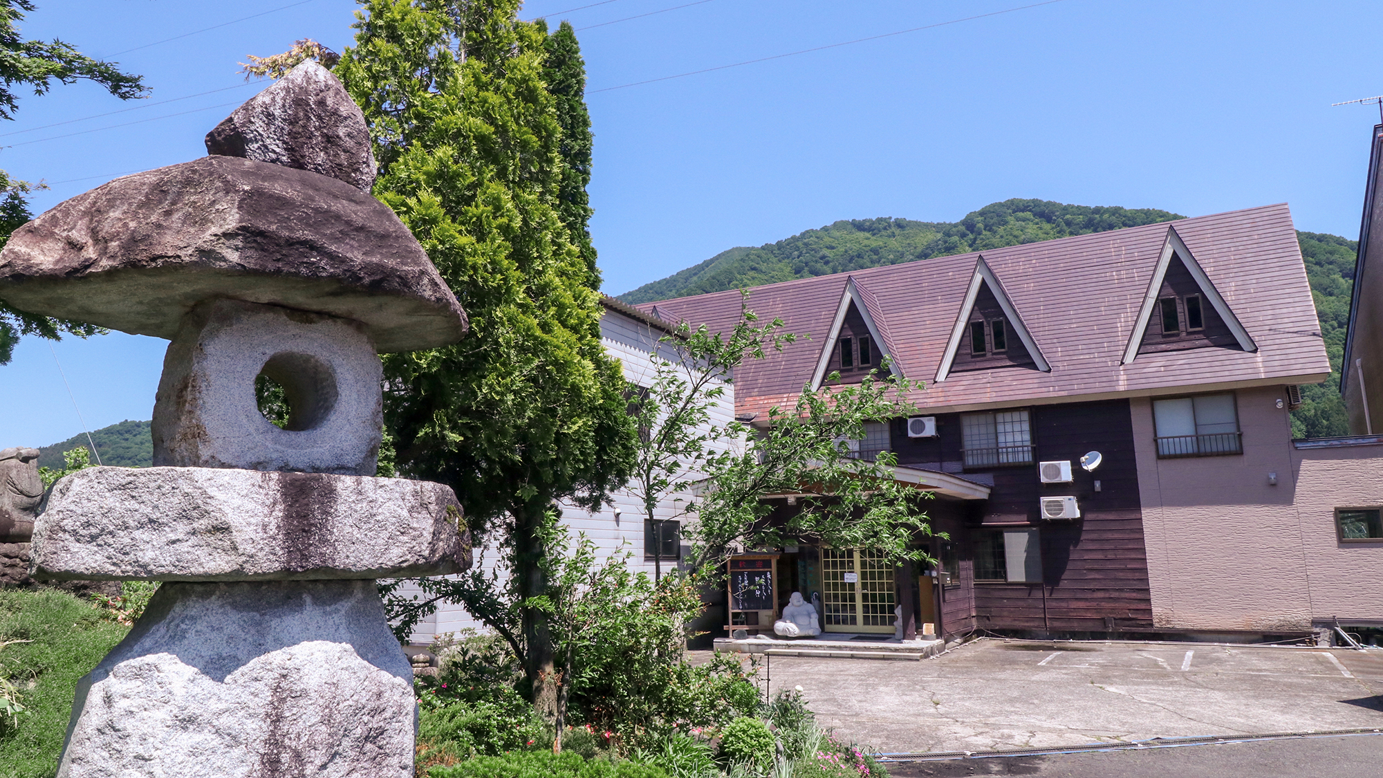 #外観　自然のぬくもり感じる、心安らぐ山里の隠れ宿です