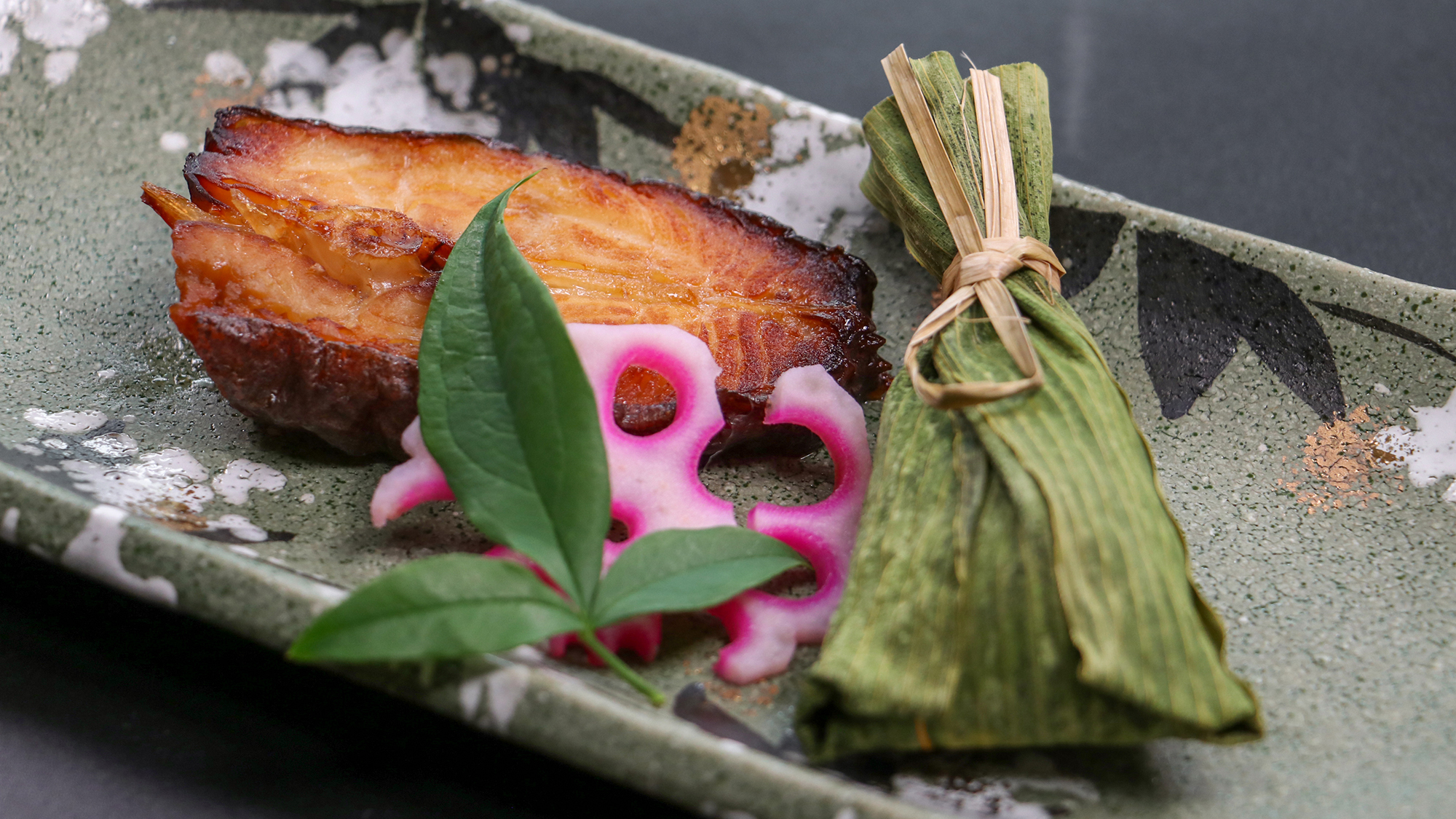 #ご夕食一例　香ばしく焼き上げた魚の旨味を、ぜひご賞味ください