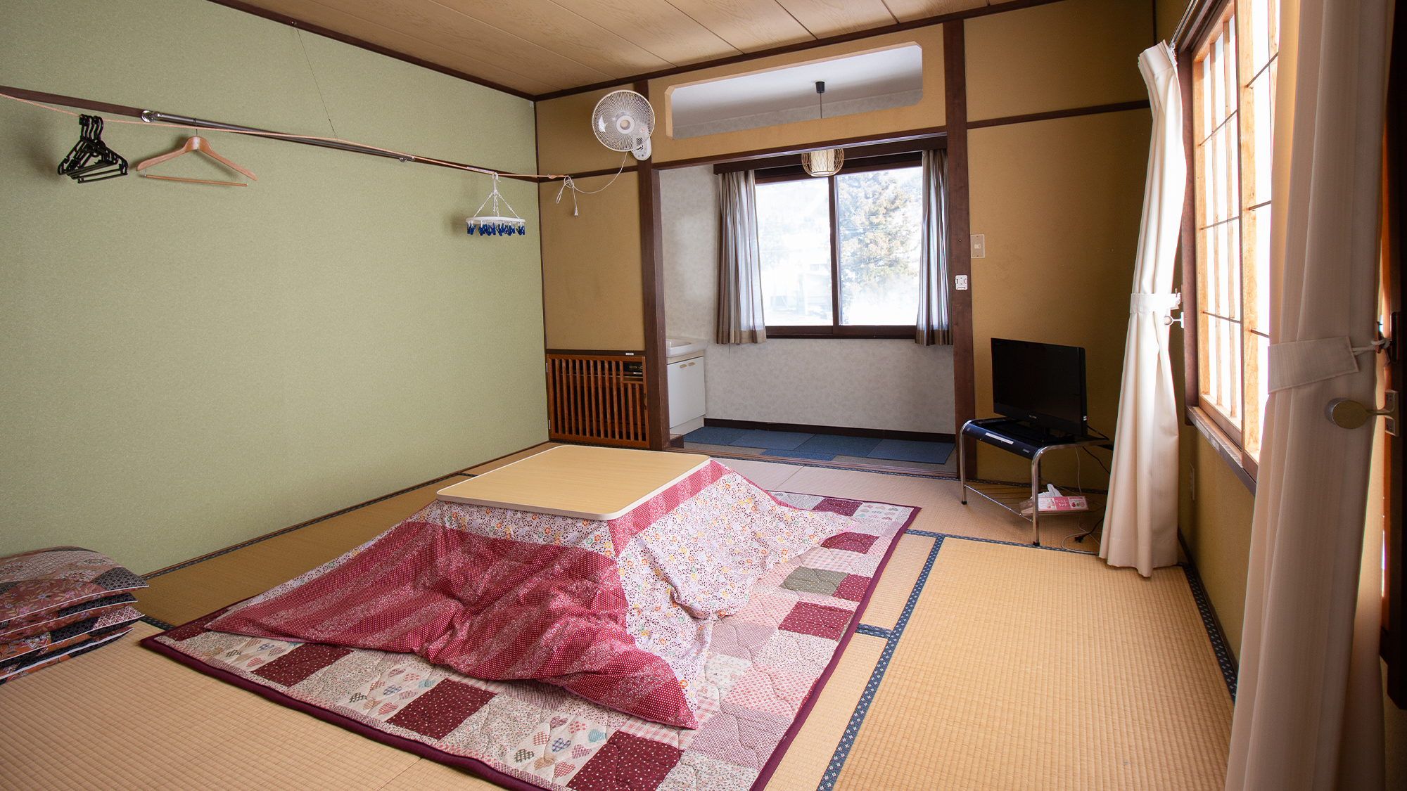 和室8畳／全室こたつ完備のお部屋