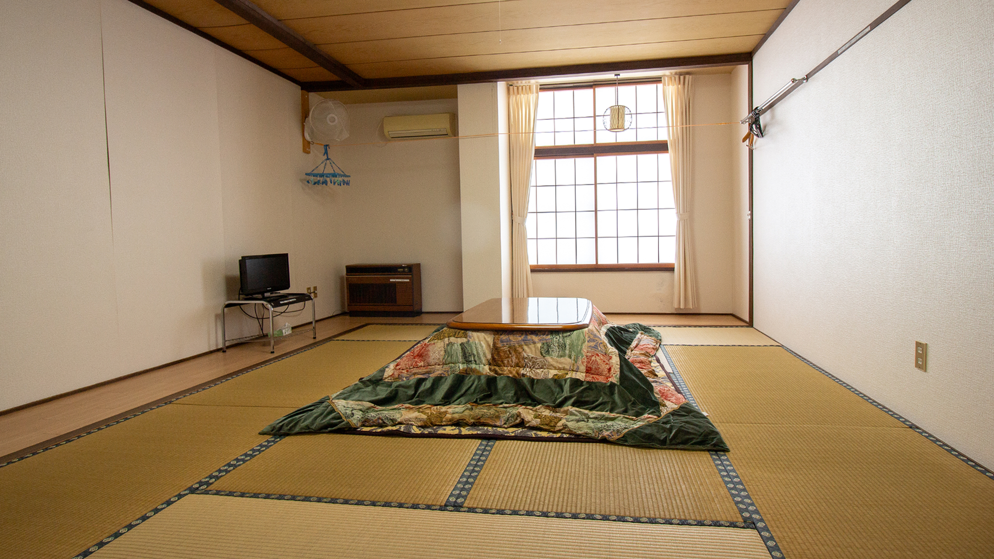 和室10畳／全室こたつ完備のお部屋