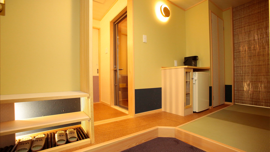 温泉付き客室「茜」玄関
