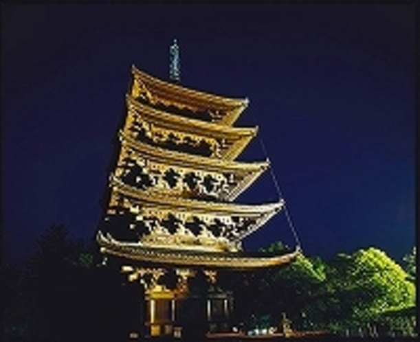 五重の塔ライトアップ「写真：奈良市観光協会」