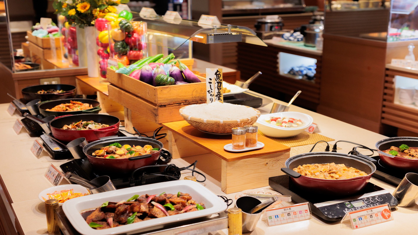 【4月19日はレディースデー】大抽選会やアルコール飲み放題など8大特典☆ダンスレビューショー付き