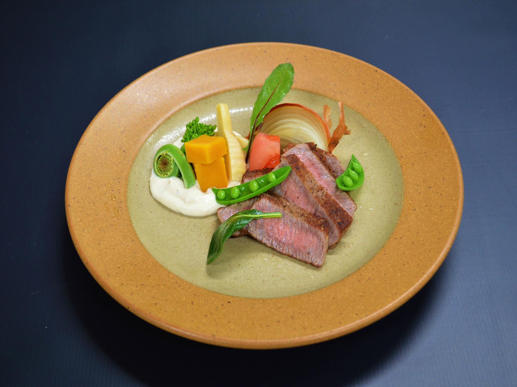 【別注料理：村上牛ステーキ】