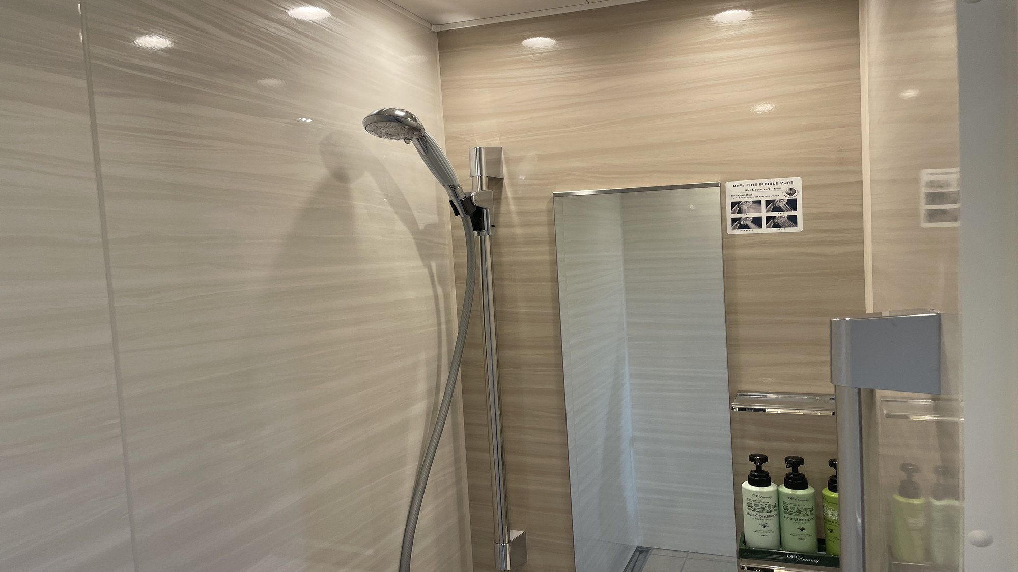 2025年11月8日リニューアルオープン。バリアフリールーム（シャワーブース）