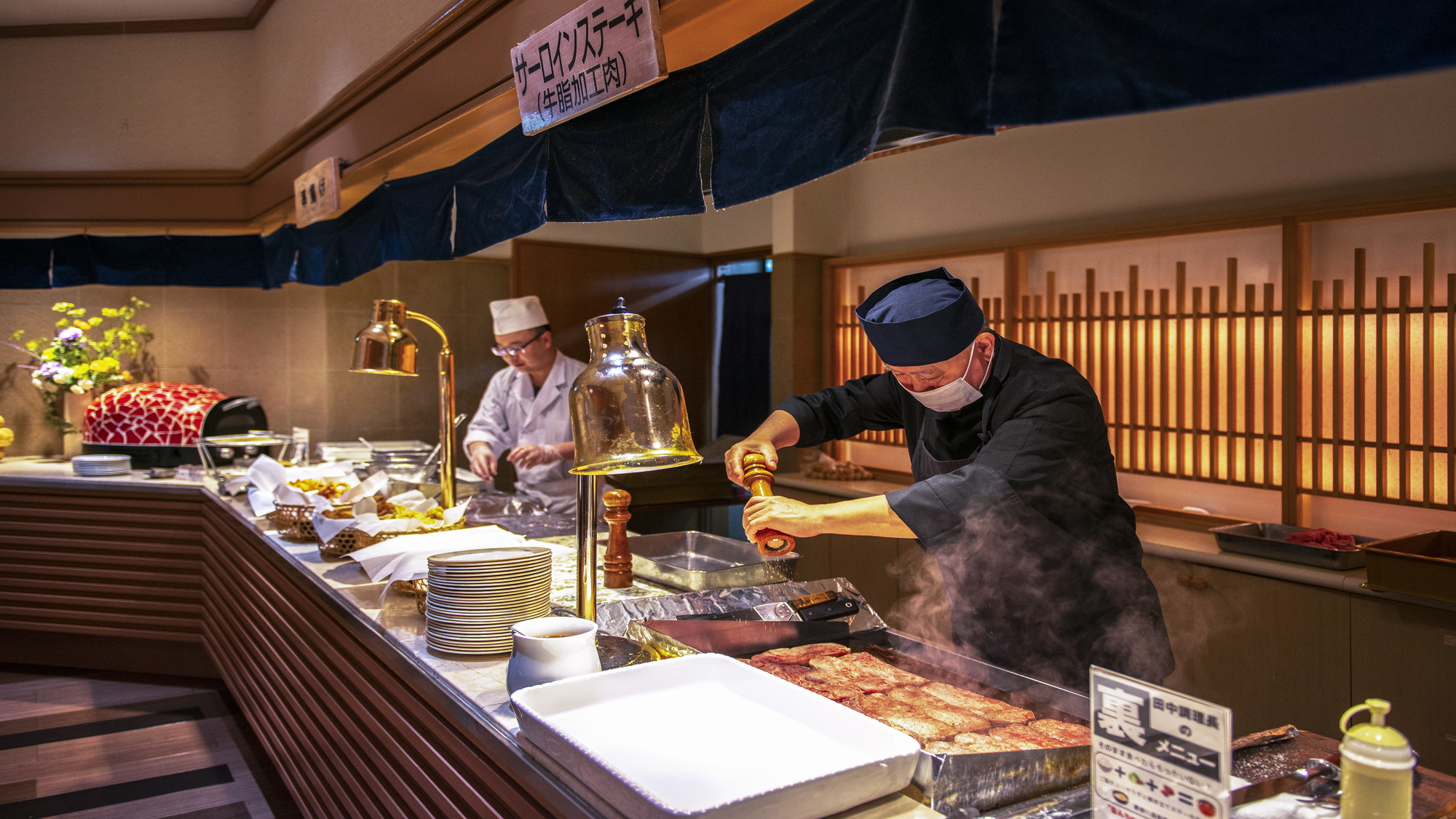 湯沢グランドホテルのライブキッチンで出来立てを提供する夕食バイキング
