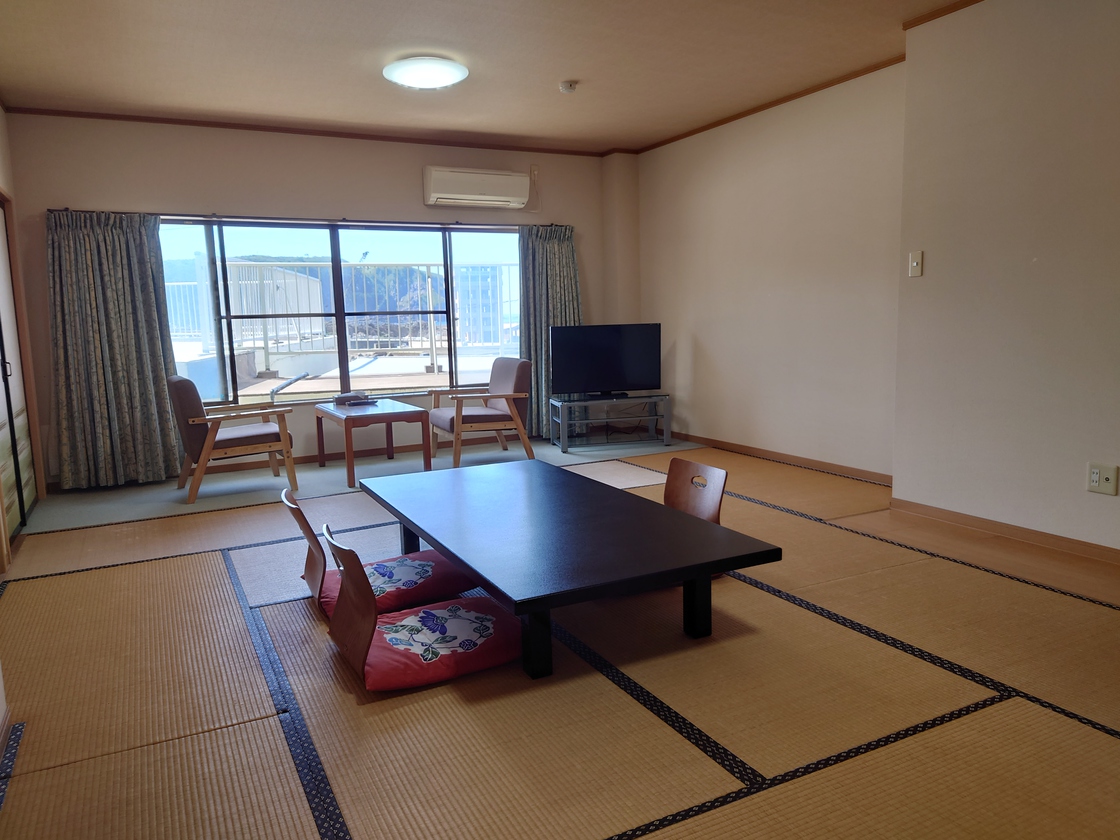 島時間を楽しむ和室（1階）