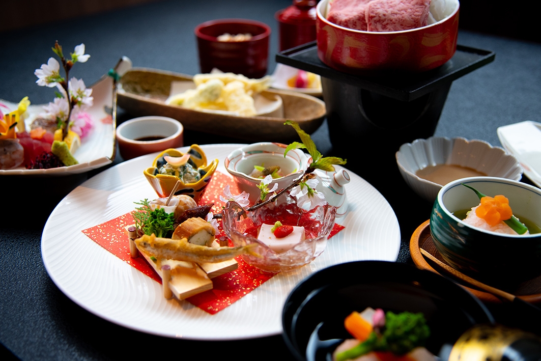 【季節の特別会席】料理長の匠の技で《旬》のおもてなし“春幸(しゅんこう)の宴”