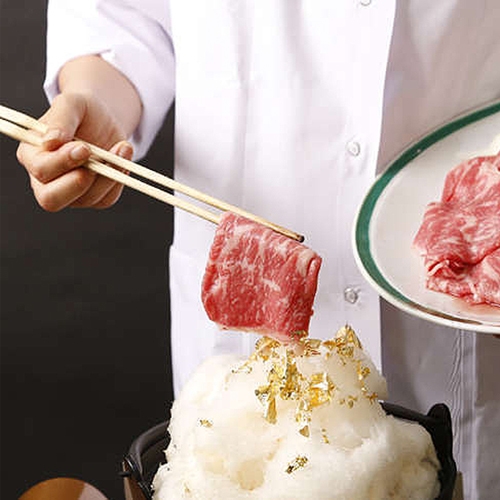 【山水館名物鍋】佐藤料理長が粋を尽くした前菜とお造り、“綿あめすき焼き　雲海鍋〜デラックス〜”