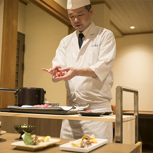 オープンキッチンダイニング "山 詩 UTA"