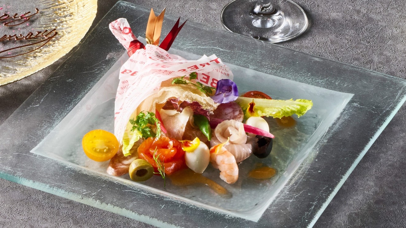 〜A Colorful time〜「オーヴェスト」ディナーコース＆フリーフロー付きプラン〜夕朝食付
