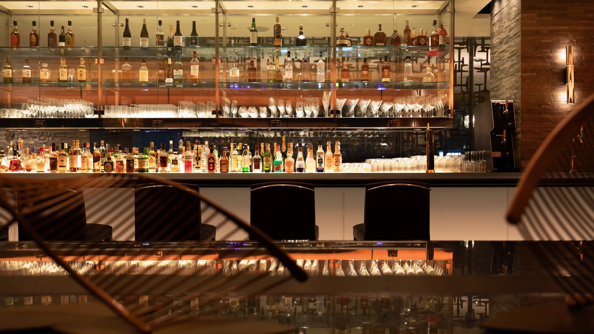 ダイニング＆バー「オーヴェスト」