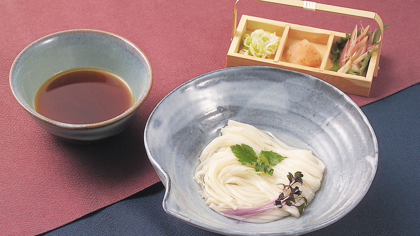 【秋田得旅】秋田まるごと満喫♪〈地元名産品◆稲庭うどん＆いぶりがっこお土産付きプラン〉
