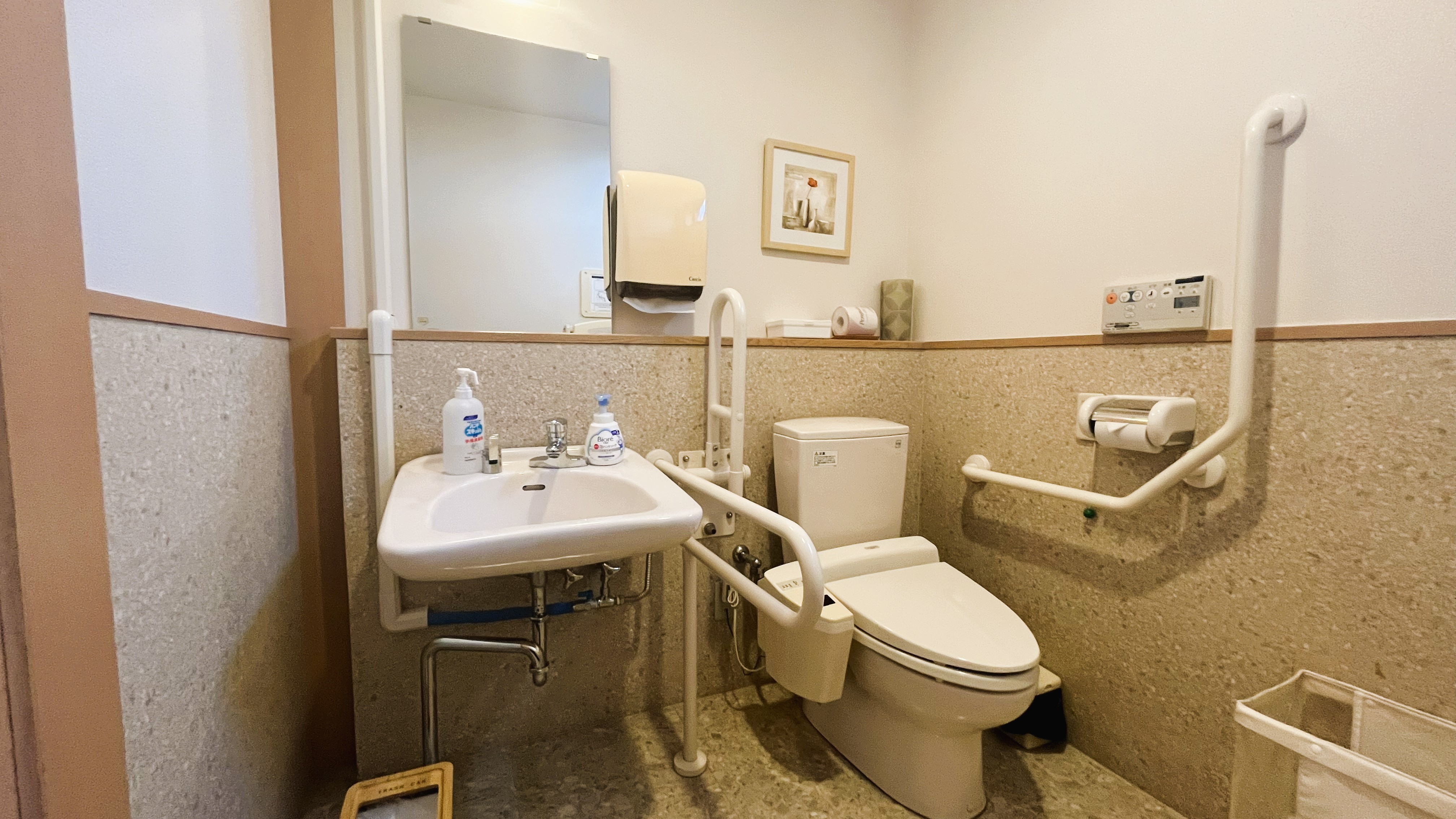 １階女性用トイレ