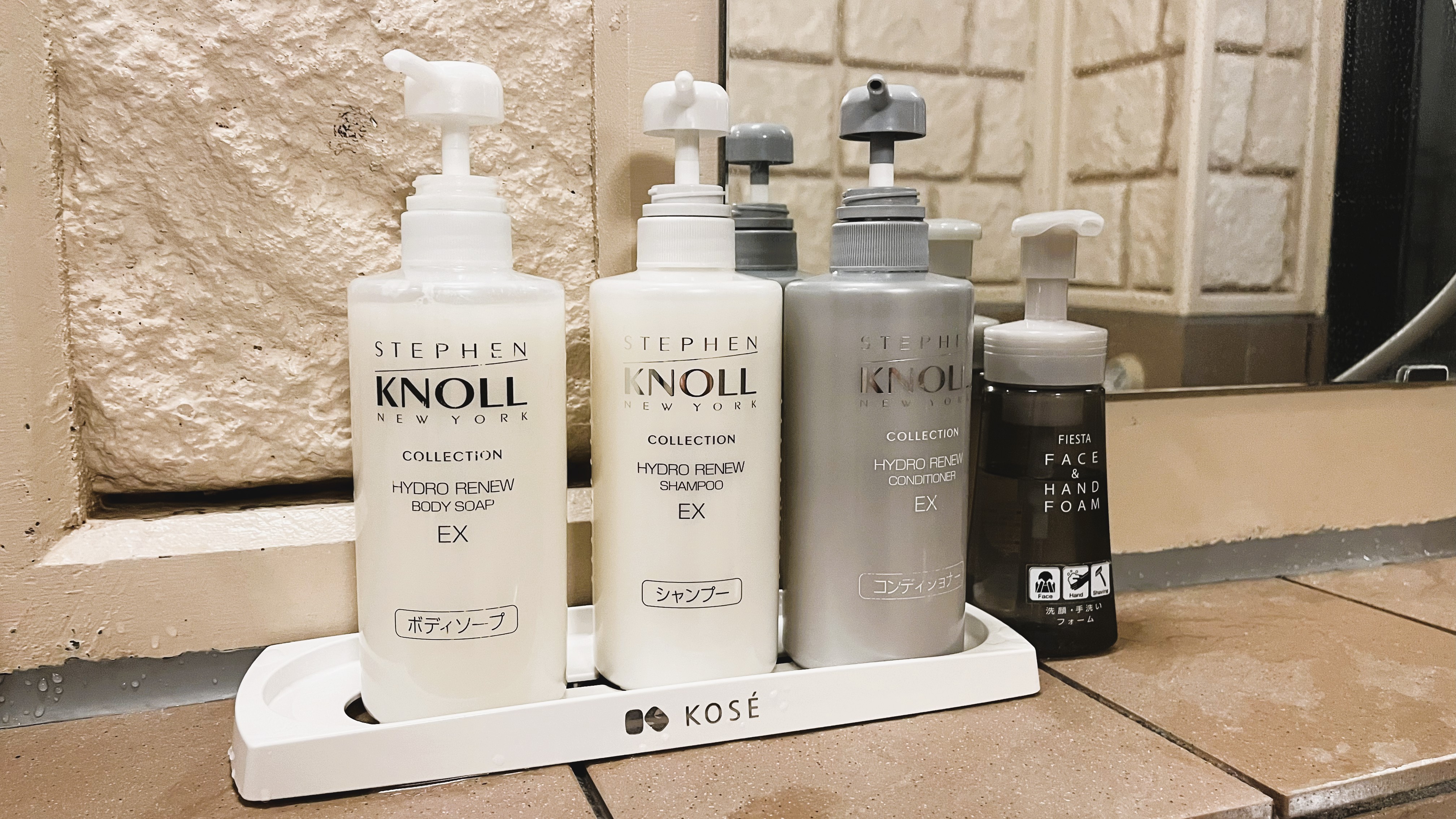 女性浴場　シャンプー類