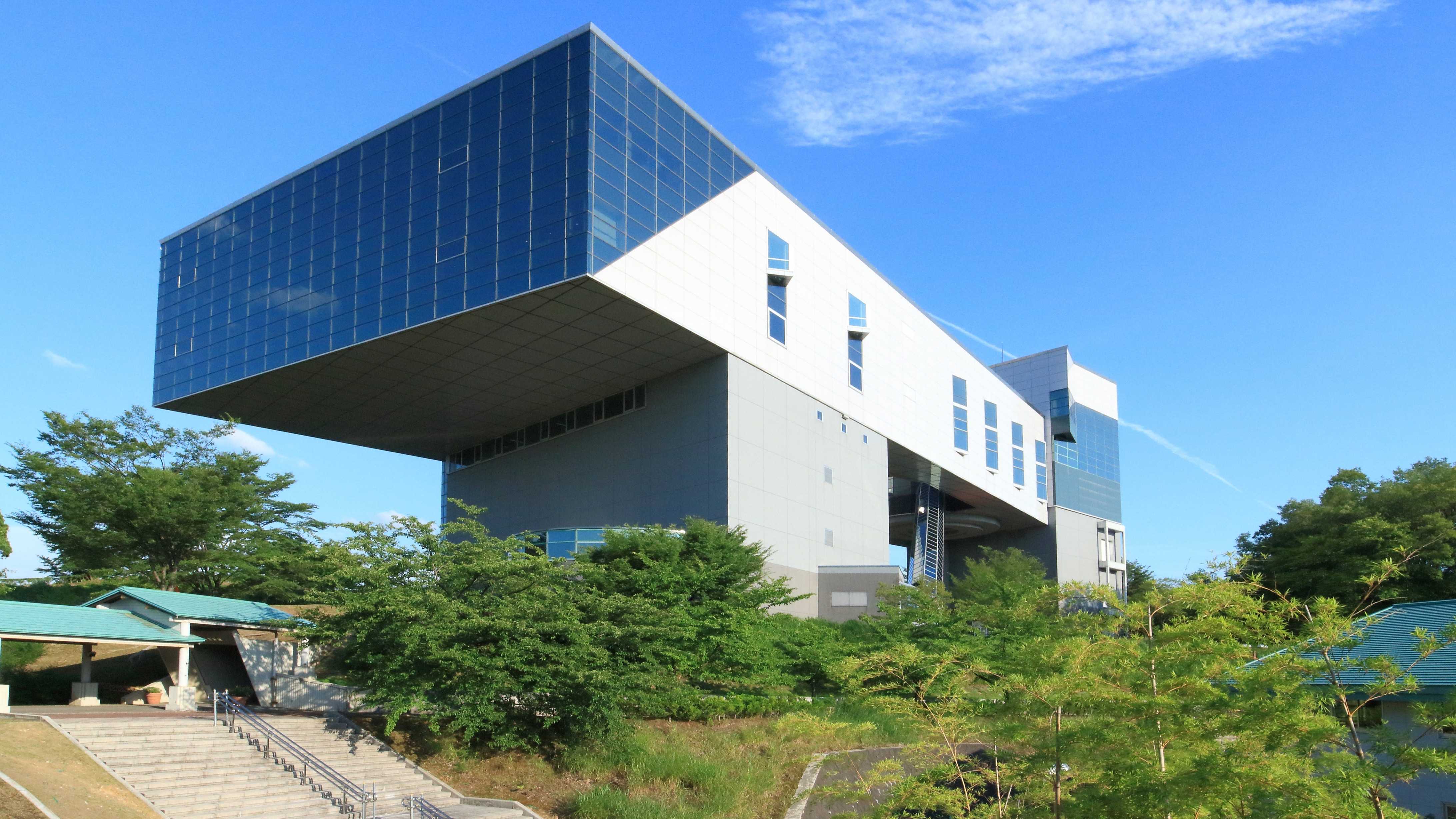 横手市　秋田県立近代美術館①　