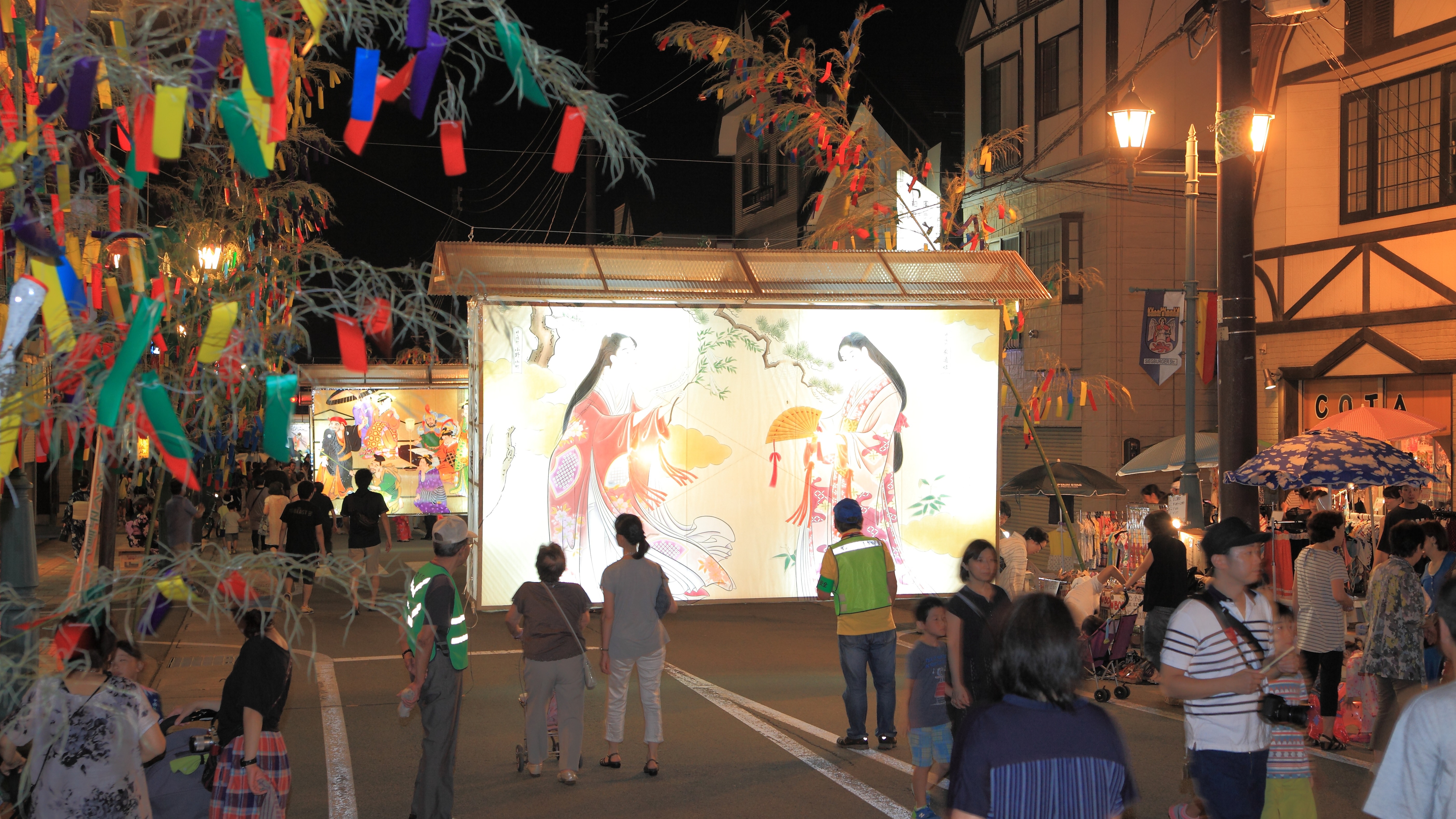 湯沢市　七夕絵どうろうまつり(8月上旬)