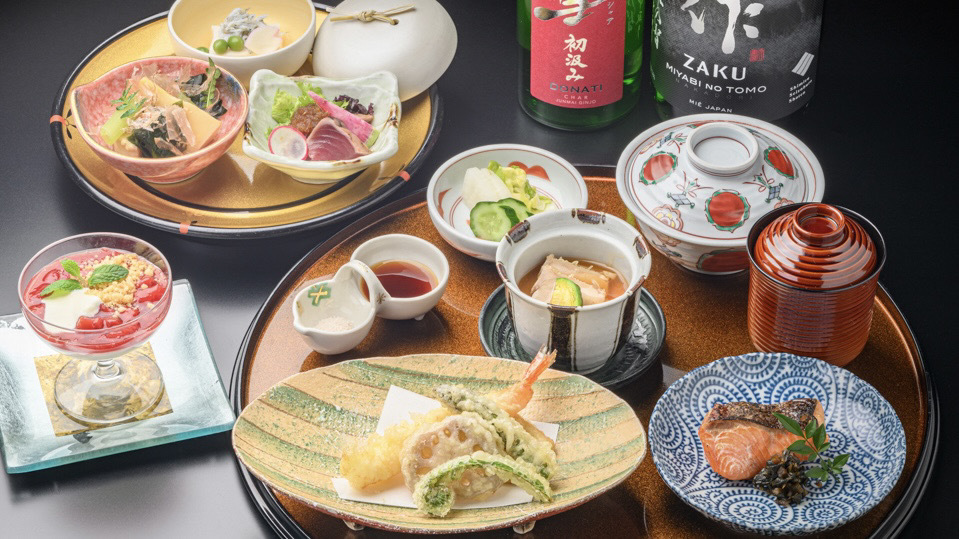 【宵御膳】日本料理「隨縁亭」の天麩羅、焼魚やお造り等をお膳スタイルで（一泊二食付）