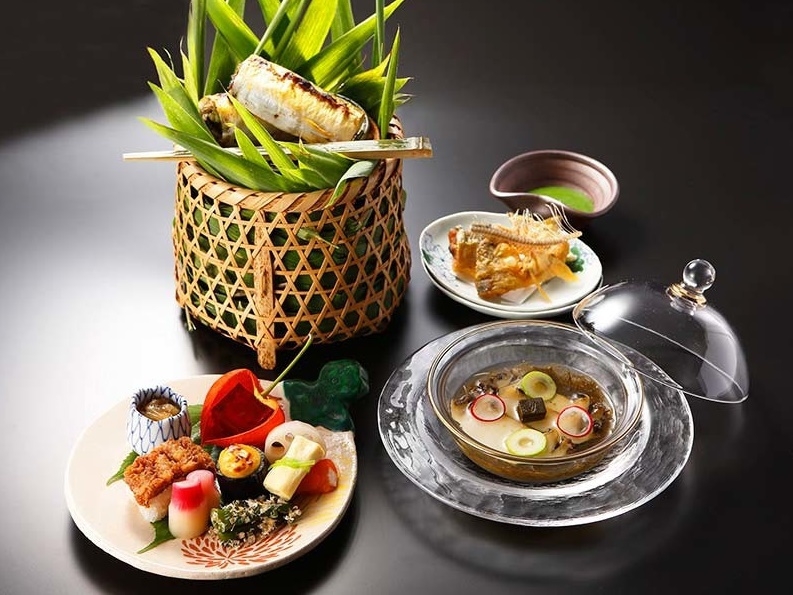 【太閤会席】色鮮やかな前菜や煮物椀、国産牛サーロインがお愉しみ頂けるスタンダードな会席（一泊二食付）