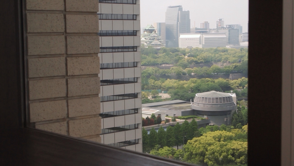 「大阪城」が見える特等席が一席。見つけてみて下さいね♪