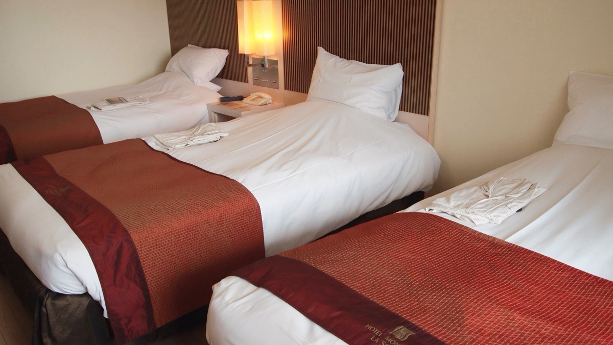 アジョイニングルーム