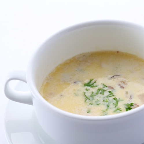 *【ご夕食　スープ一例】素材の美味しさを味わっていただくやさしいスープをお召し上がりください。