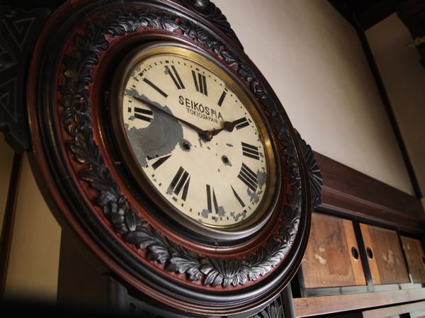 １００年前の古時計。今も現役です。