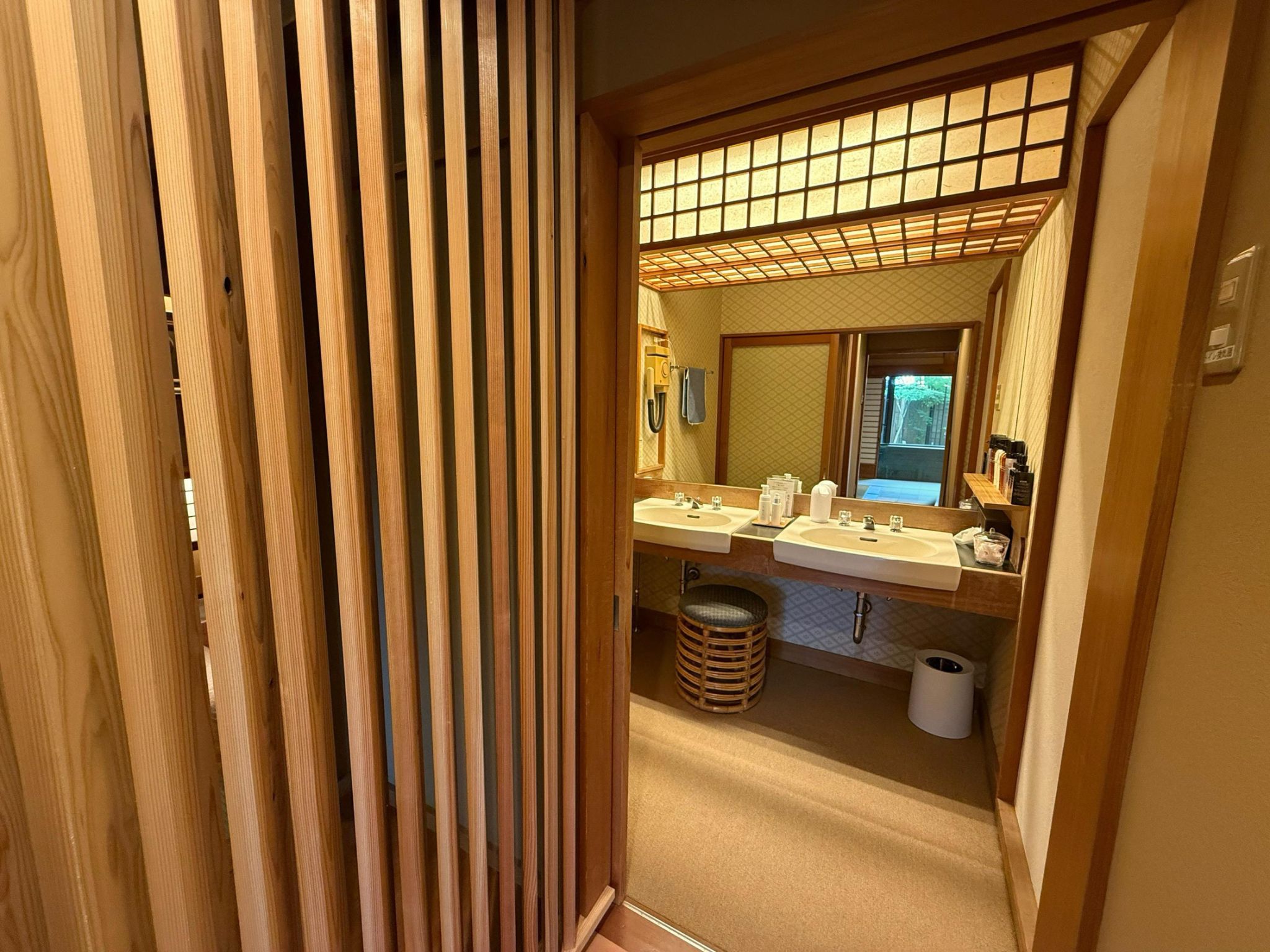 寛ぎの間「橘（たちばな）」10畳＋9畳あり、ゆったりとお過ごしいただけます。
