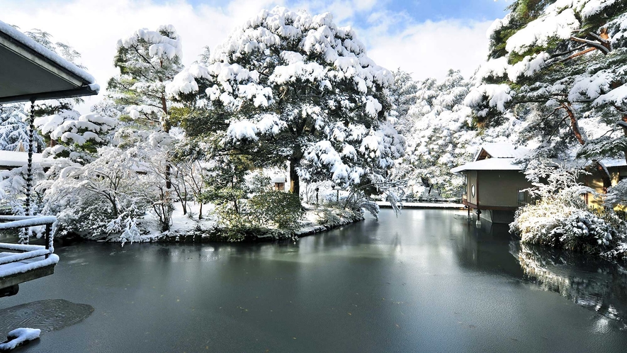 庭園の雪景色