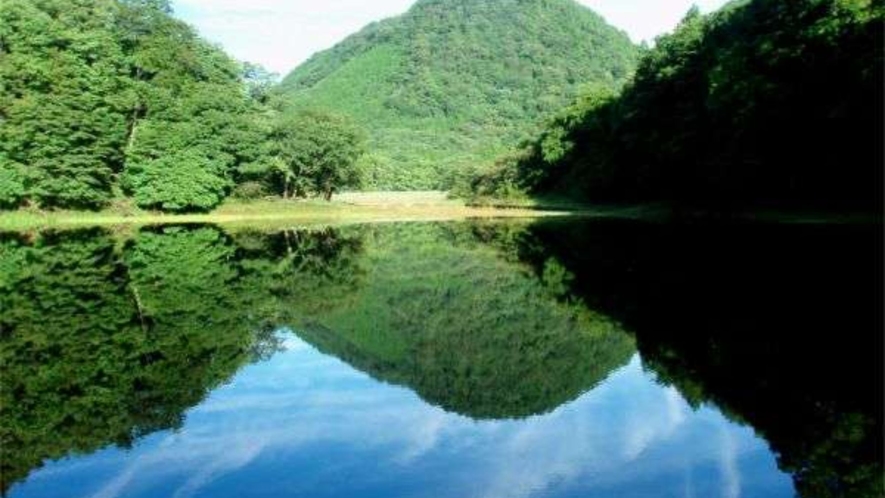 夏の大沼と新湯富士