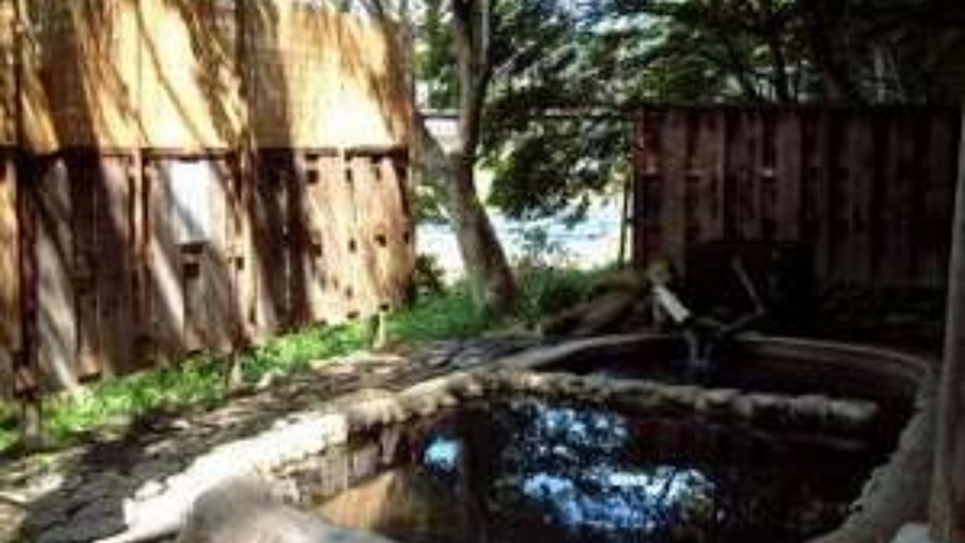【もみじの湯】古町地区の共同浴場。塩原ものがたり館から「紅吊り橋」を渡った先にあります。