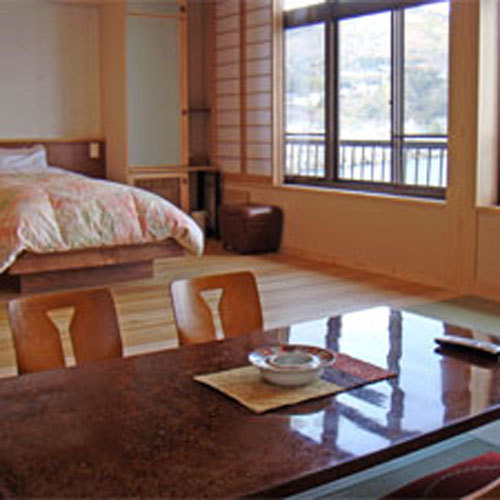 *Japanese-Western style room