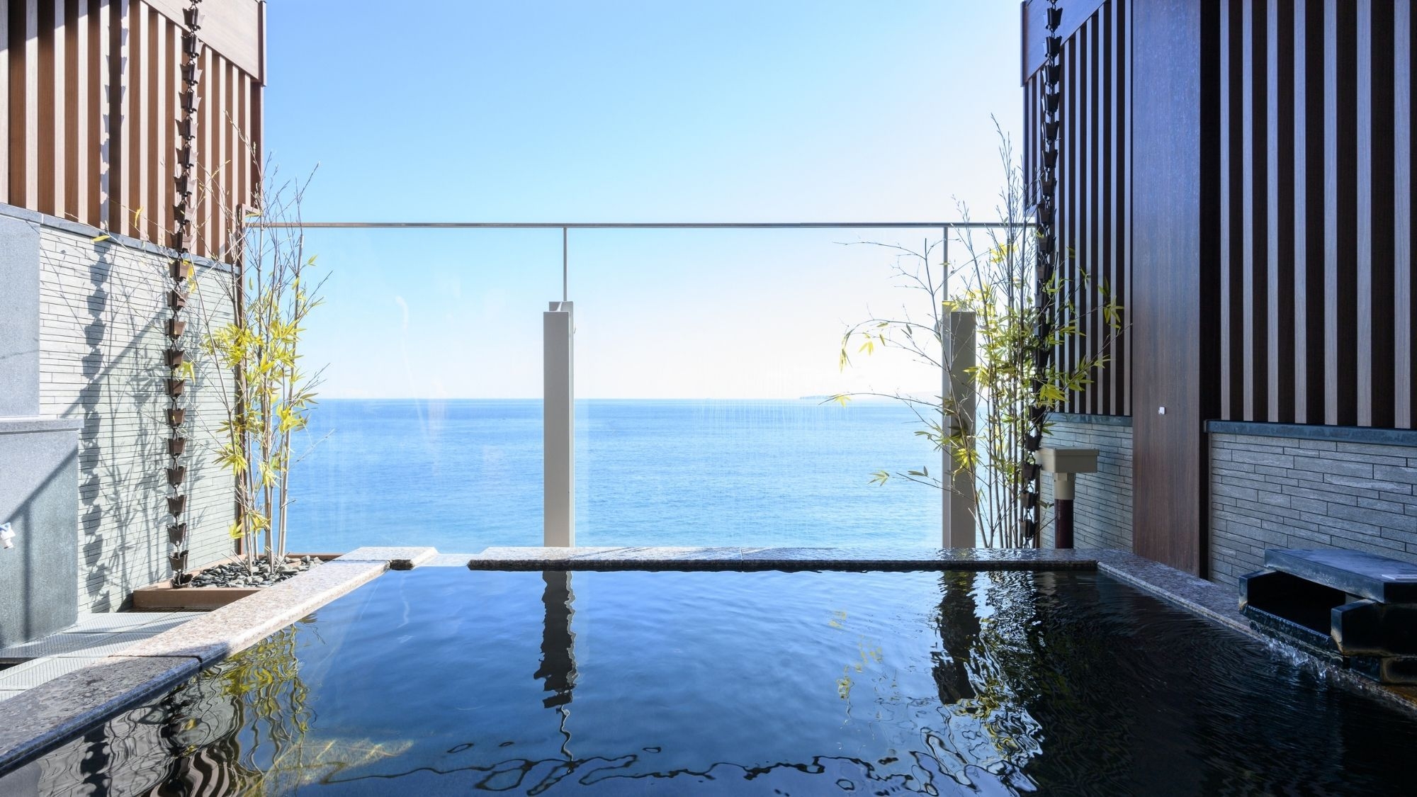 【基本プラン】四季の懐石料理と貸切露天で湯巡りを楽しむ！鮑の踊り焼き付き｜お部屋食｜2食付