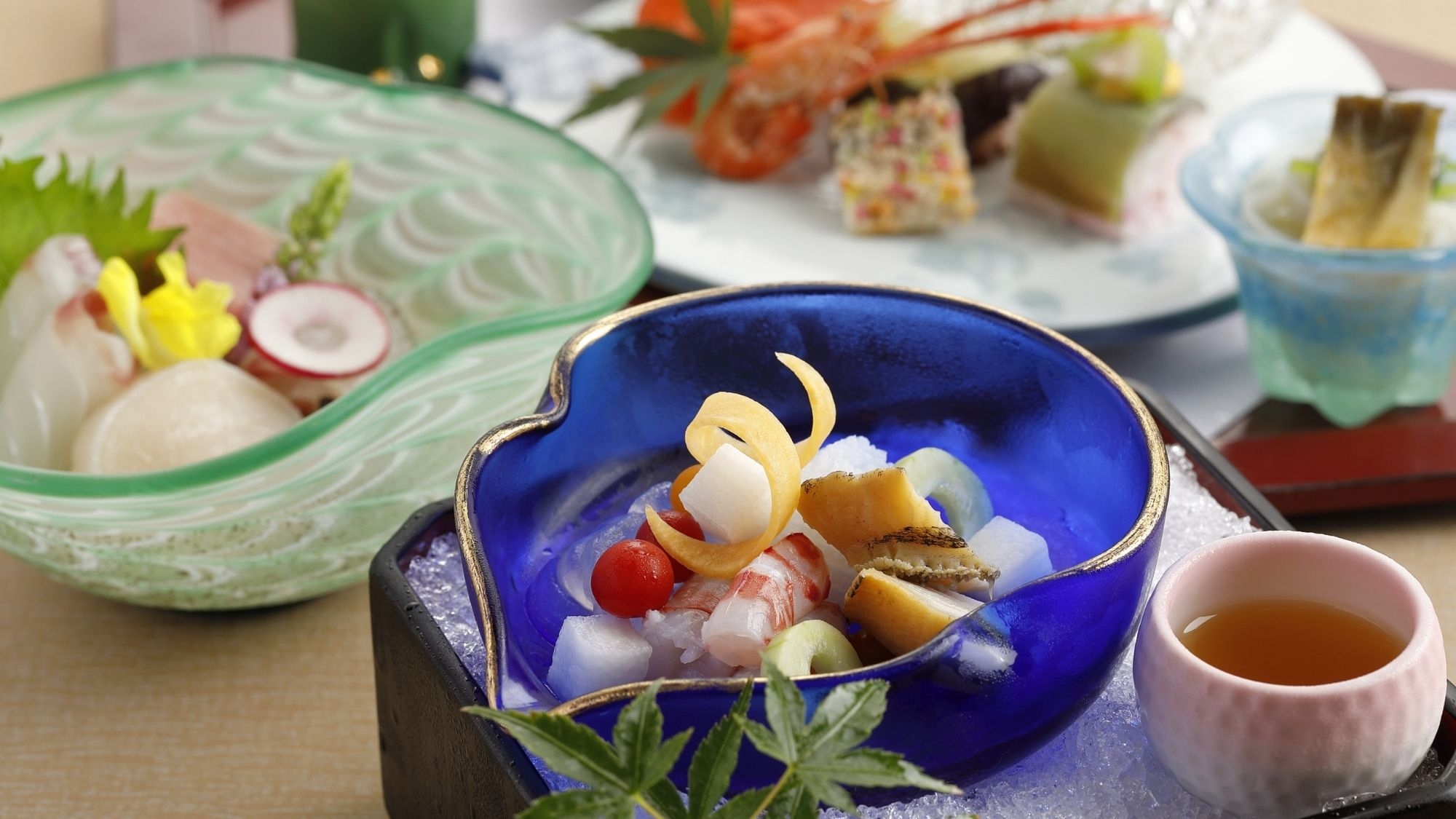 【特選プラン】鮑の踊り焼きと厳選7種盛りのお造りの2大味覚付きの四季懐石｜お部屋食｜2食付